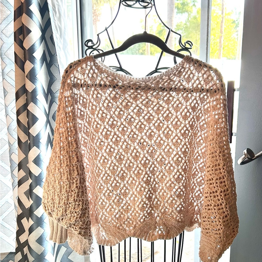 Jeasica Simpson, Elegant Cream Knit Sweater